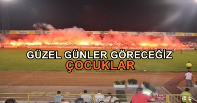 TARAFTAR ADANA DEMİRSPOR GALİBİYETİNİ KUTLADI