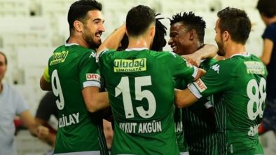 BURSASPOR EVİNDE ERZURUM'A PUAN VERMEDİ