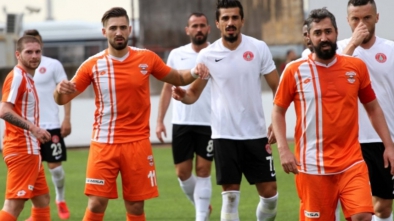 ÜMRANİYESPOR ADANASPOR'U 2-1'LE GEÇTİ