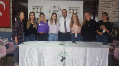 BOLU BELEDİYESPOR'DA TOPLU İMZA