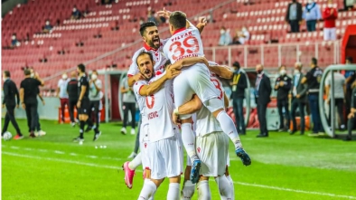 SAMSUNSPOR ÜMRANİYESPOR'U ELİ BOŞ GÖNDERDİ