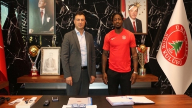 ÜMRANİYESPOR'DAN FORVET TRANSFERİ