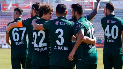 ADANA DEMİRSPOR BOLUSPORLU OYUNCU İLE TEMASTA