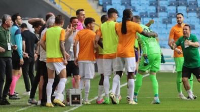 ADANASPOR EYÜPSPOR'U 10 KİŞİ İLE YENDİ