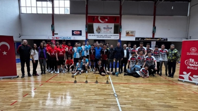 VOLEYBOL GENÇLER B KATEGORİSİ SONA ERDİ